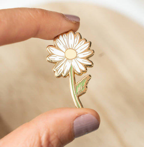 Daisy Flower Pin