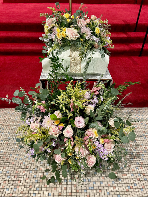 Garden Style Funeral Floor Accent Arrangements